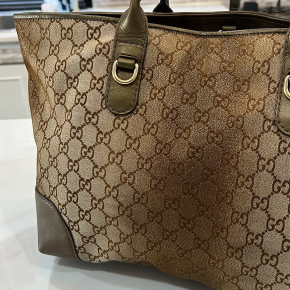 A27- 💯 % authentic Gucci shoulder bag - Picture 8 of 14